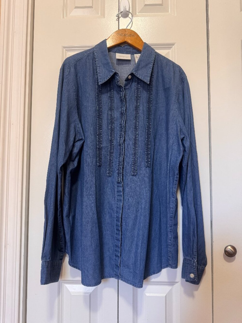 Liz Claiborne LizWear Chambray Hidden Button Ruched Shirt Women's XL Blue
